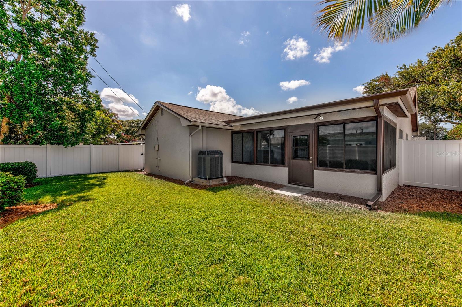 Listing photo id 30 for 5435 20th Avenue N