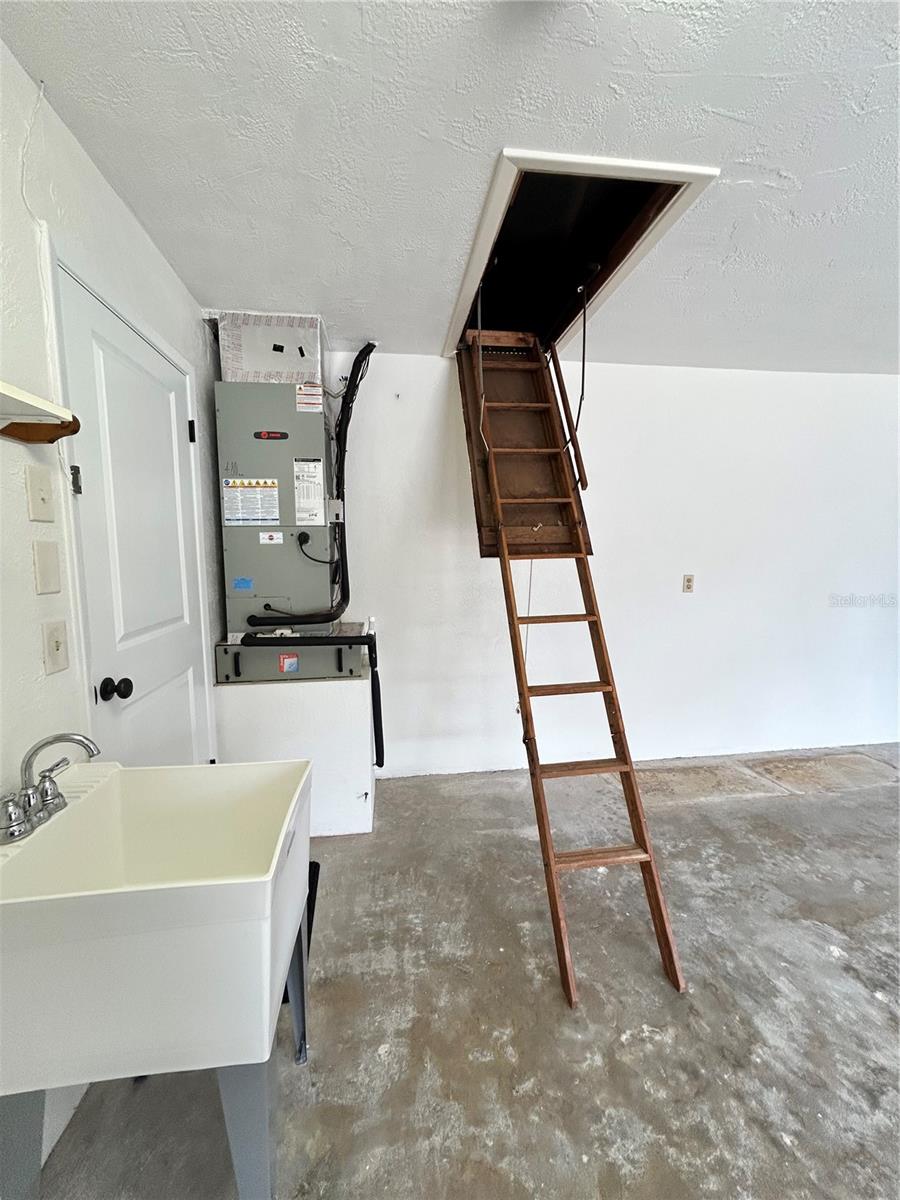 Listing photo id 37 for 5435 20th Avenue N