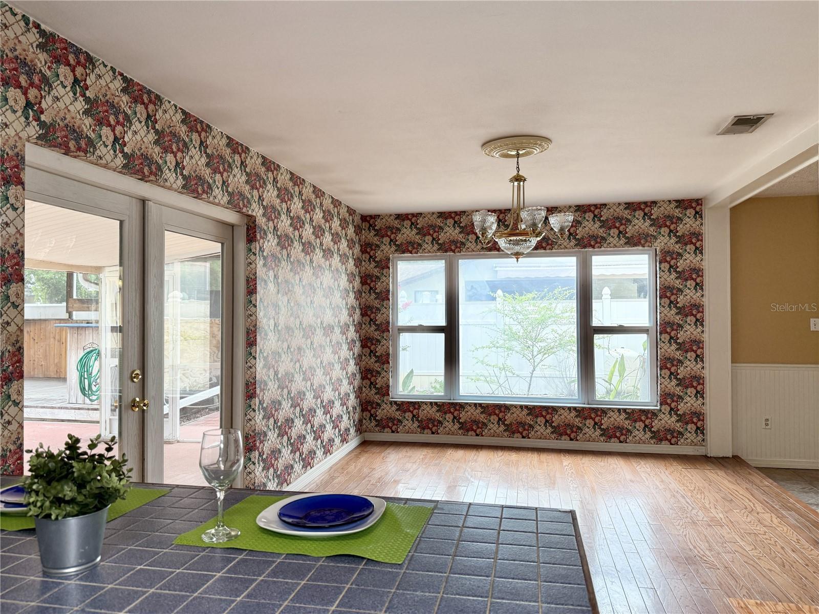 Image 14 of 41 For 2523 Krueger Lane