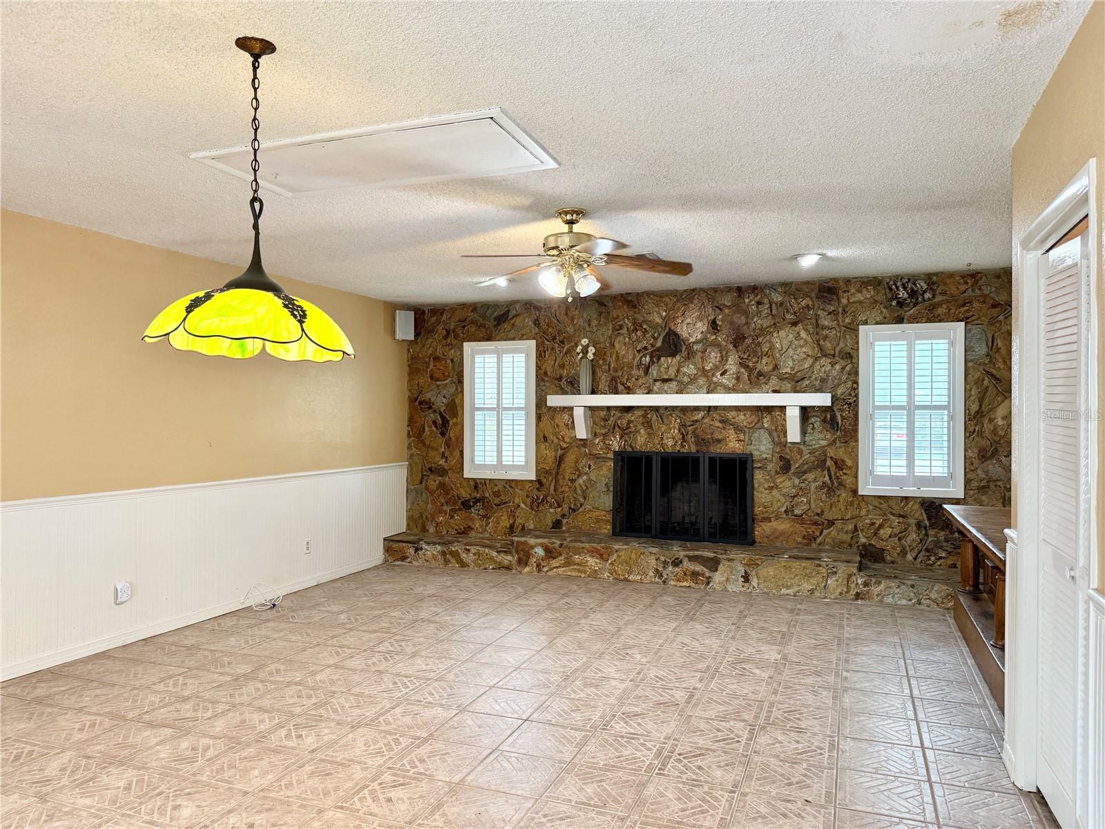 Image 17 of 41 For 2523 Krueger Lane
