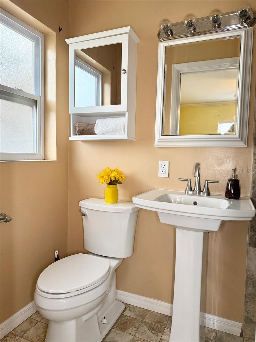 Image 22 of 41 For 2523 Krueger Lane