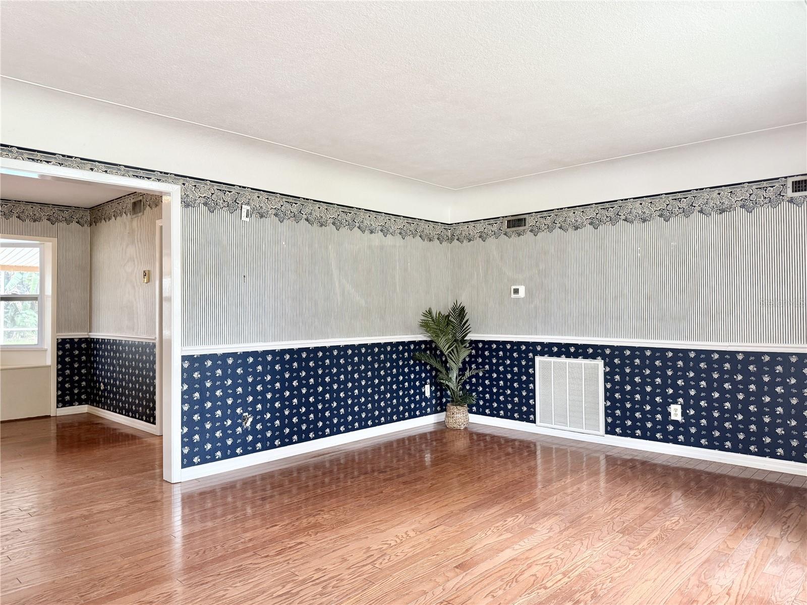 Image 4 of 41 For 2523 Krueger Lane