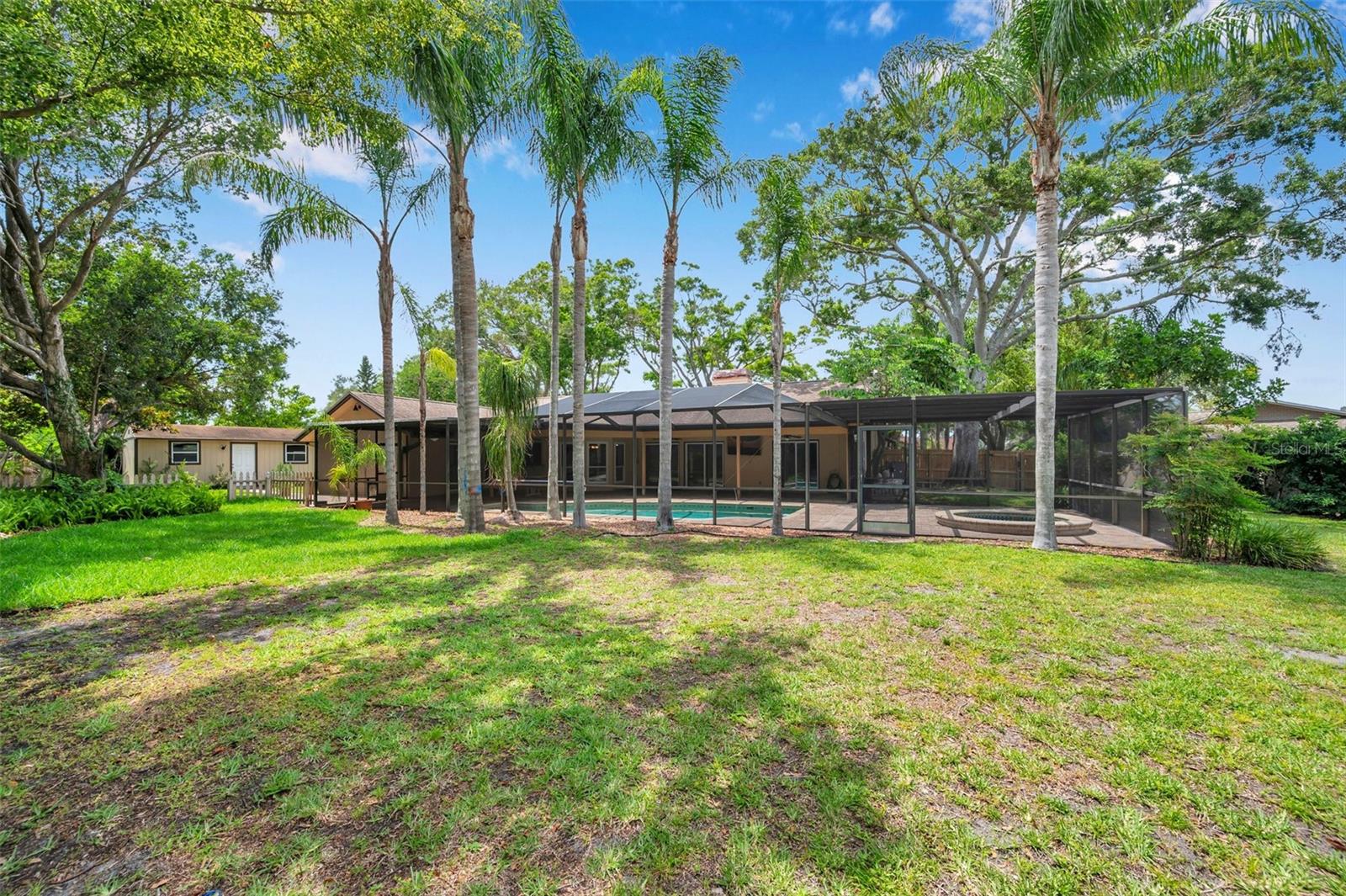 Listing photo id 20 for 1695 Cinnamon Lane