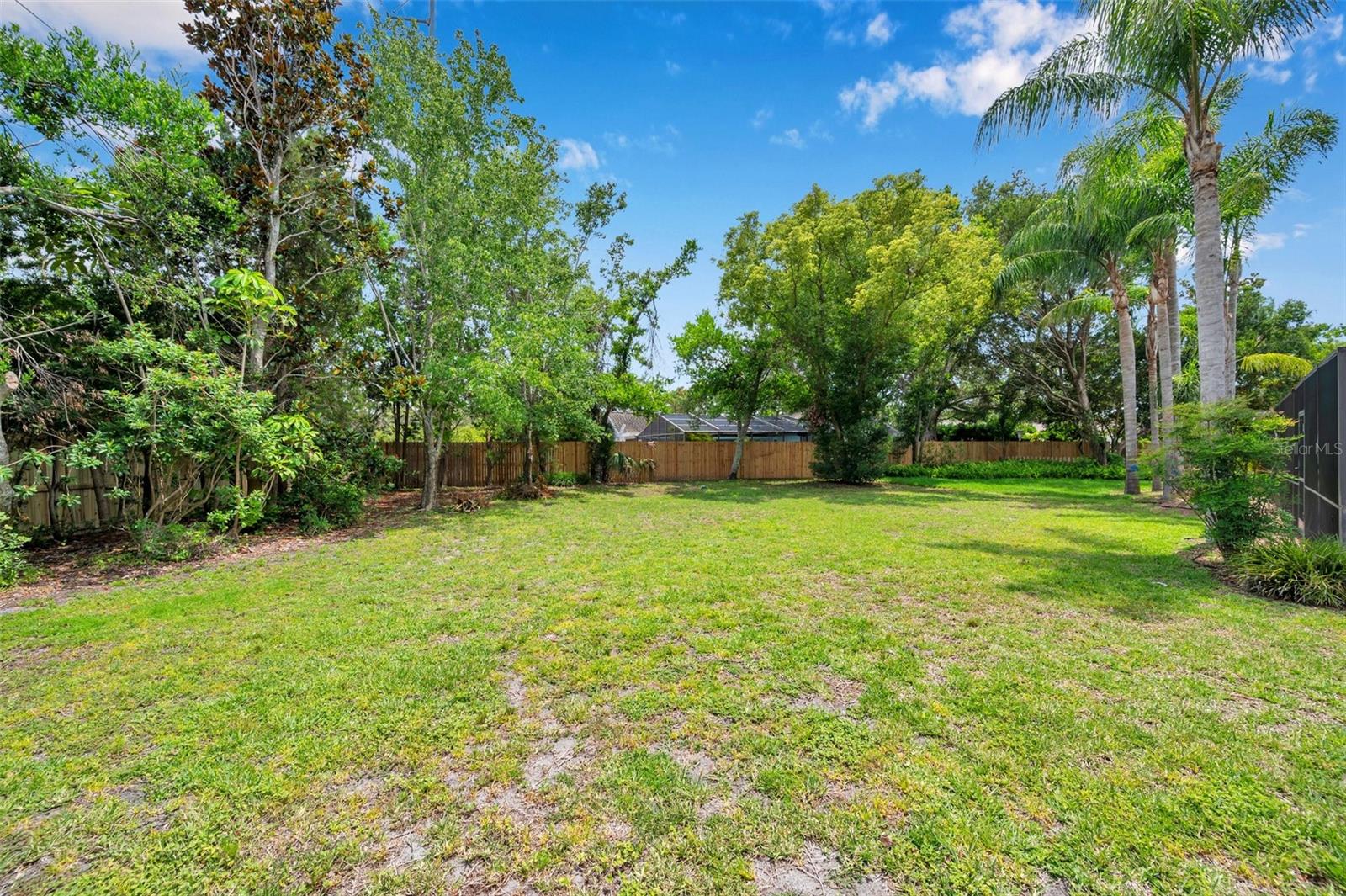Listing photo id 22 for 1695 Cinnamon Lane