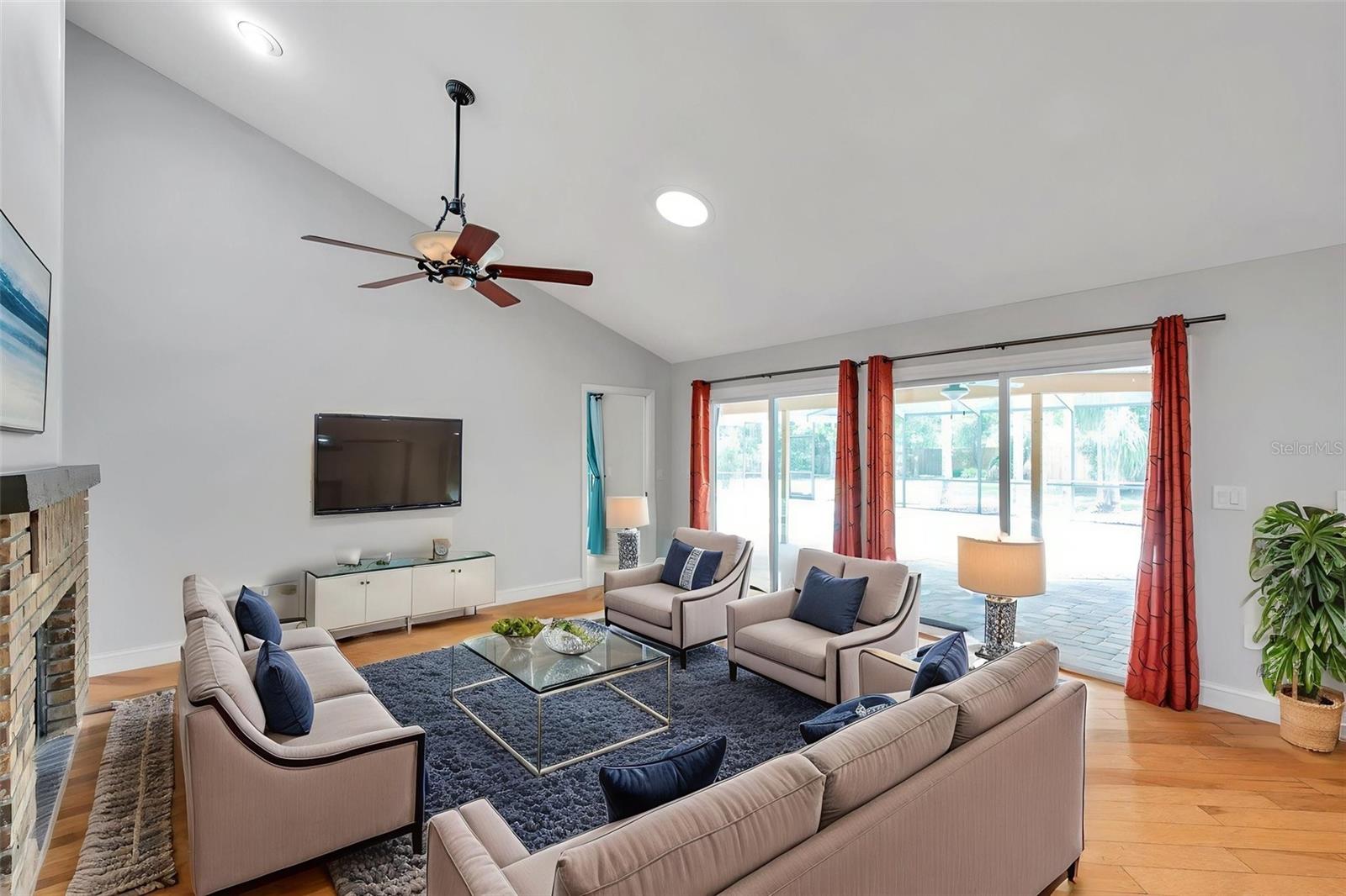 Listing photo id 30 for 1695 Cinnamon Lane