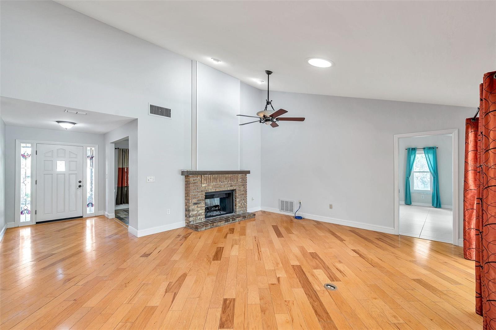Listing photo id 32 for 1695 Cinnamon Lane