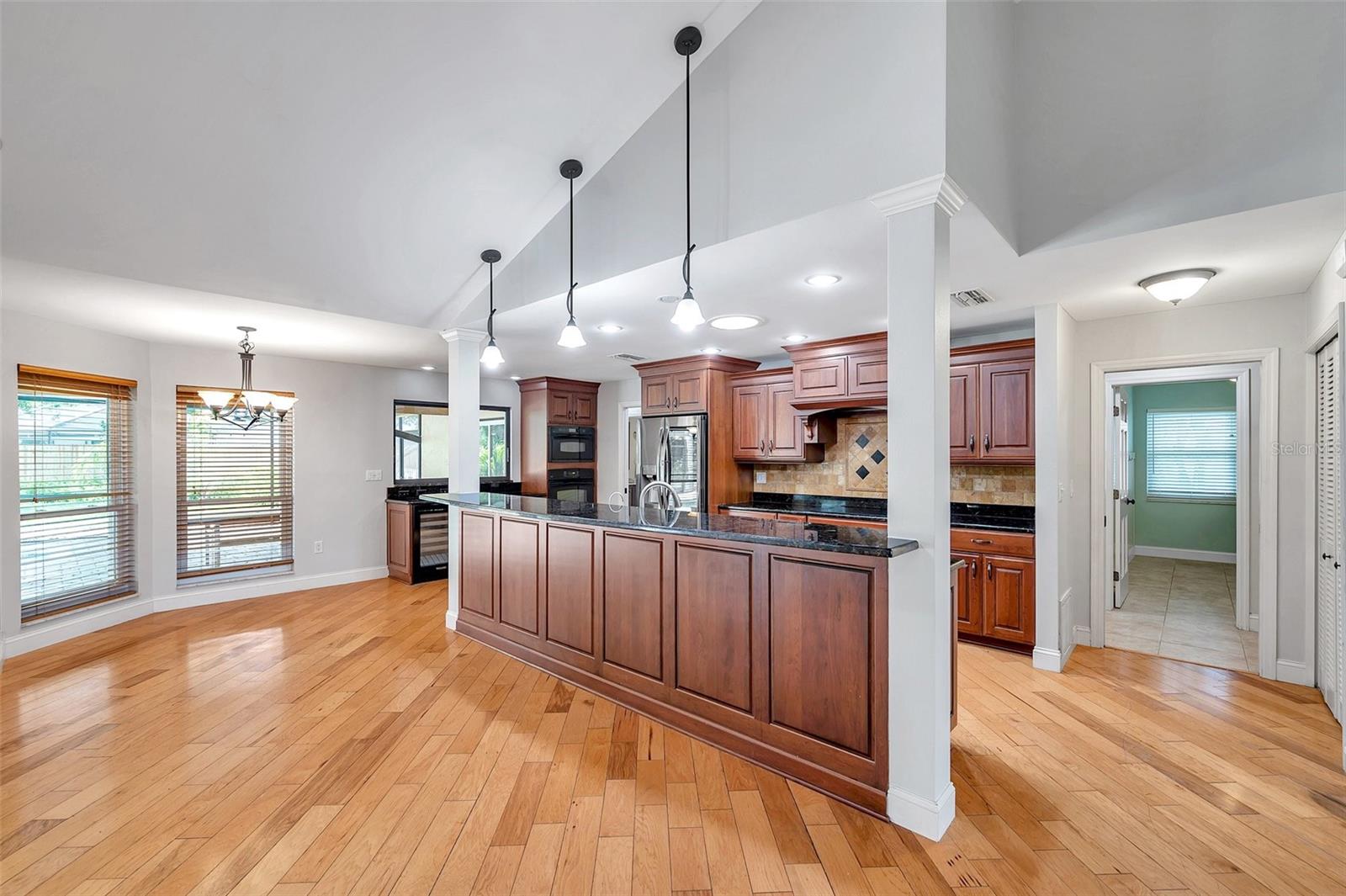 Listing photo id 35 for 1695 Cinnamon Lane