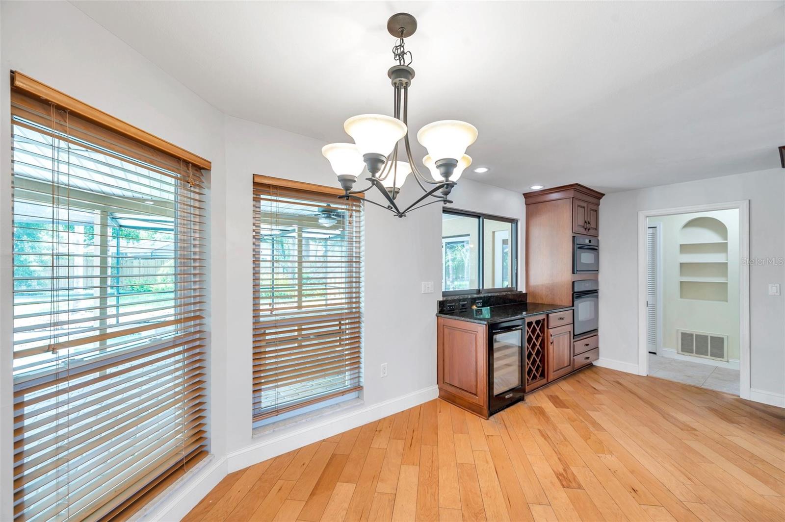Listing photo id 43 for 1695 Cinnamon Lane
