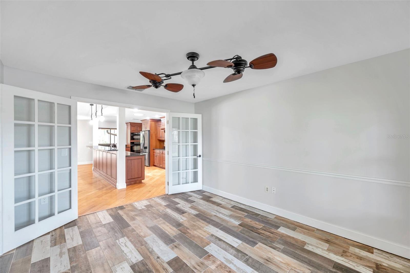 Listing photo id 48 for 1695 Cinnamon Lane