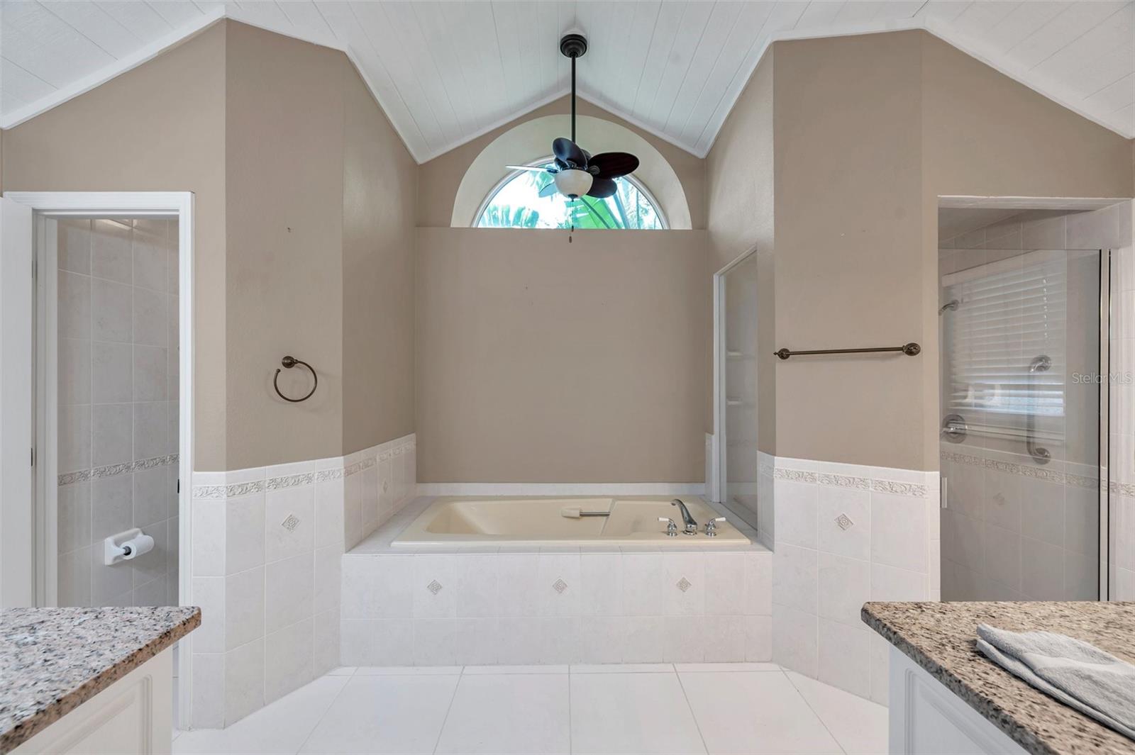 Listing photo id 55 for 1695 Cinnamon Lane