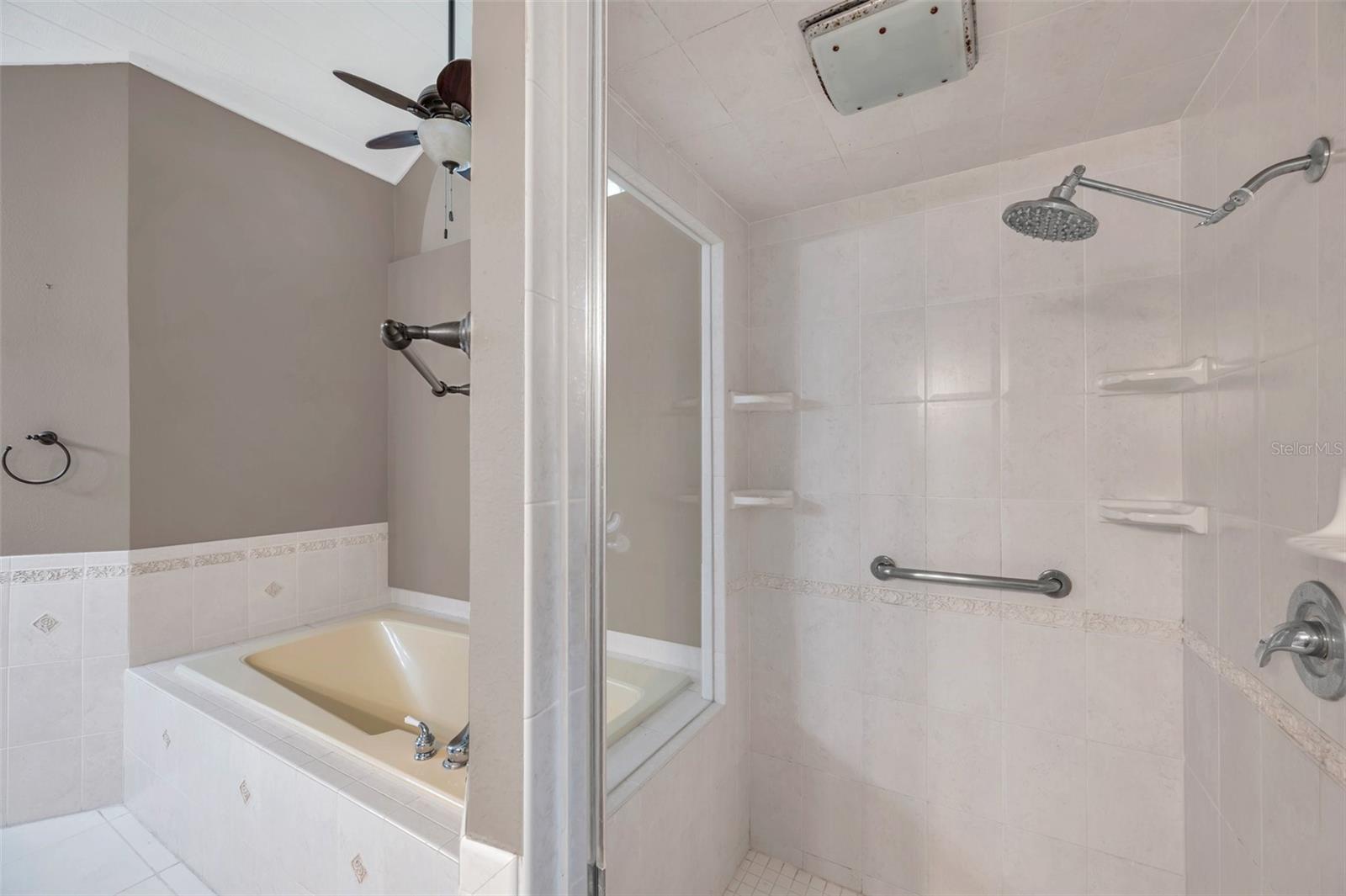 Listing photo id 58 for 1695 Cinnamon Lane