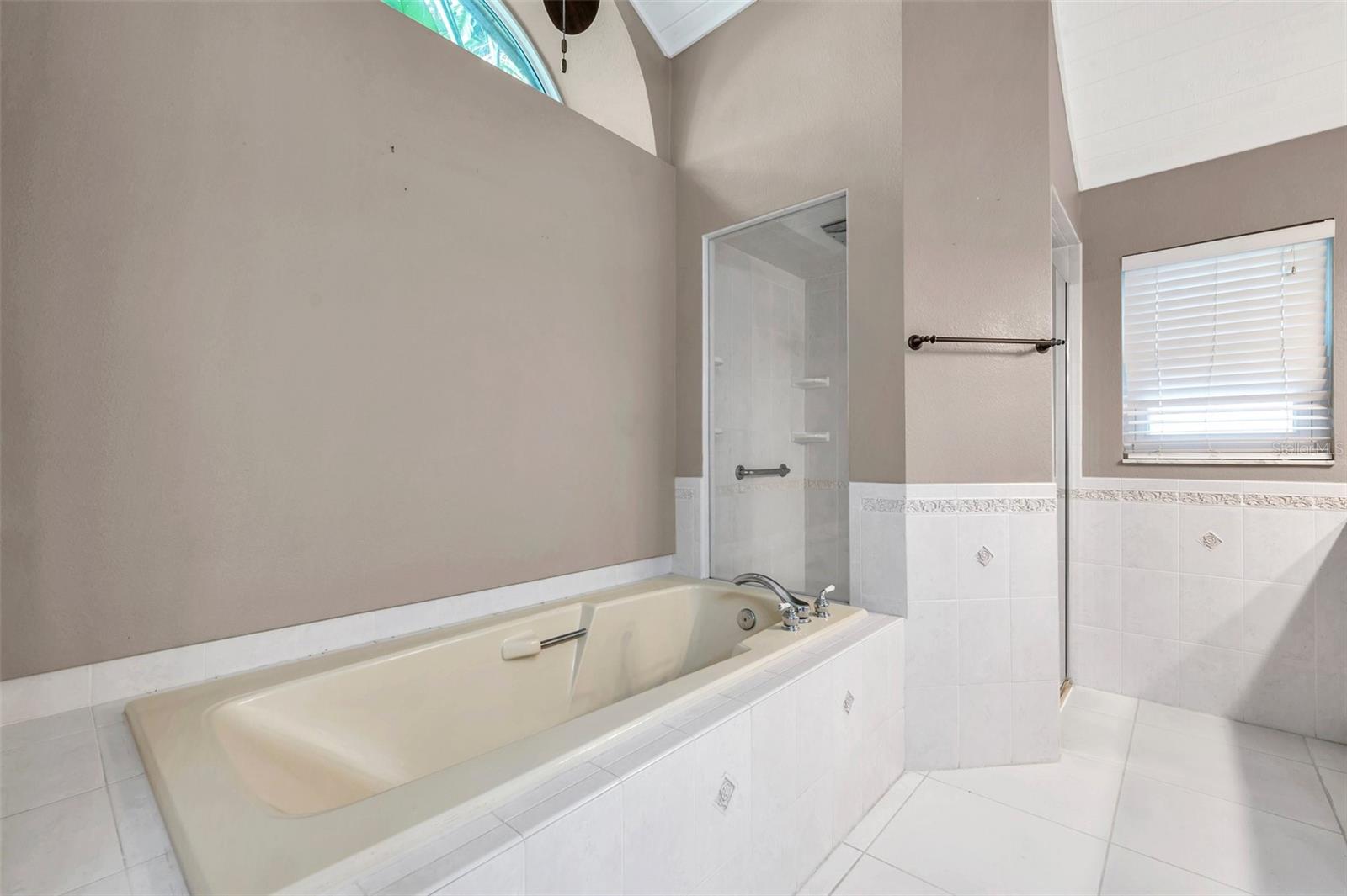 Listing photo id 59 for 1695 Cinnamon Lane