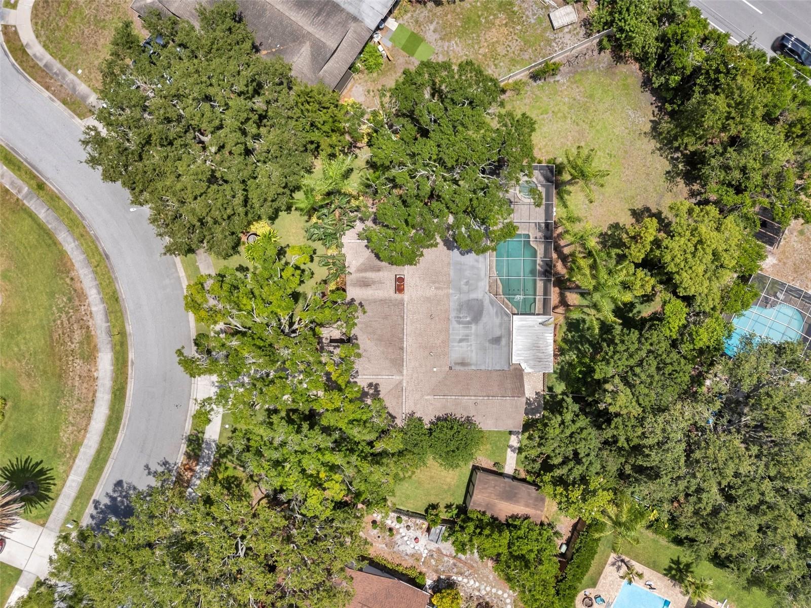Listing photo id 78 for 1695 Cinnamon Lane