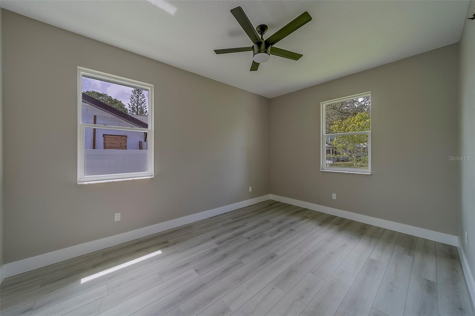 Image 34 of 54 For 102 7th Avenue Se