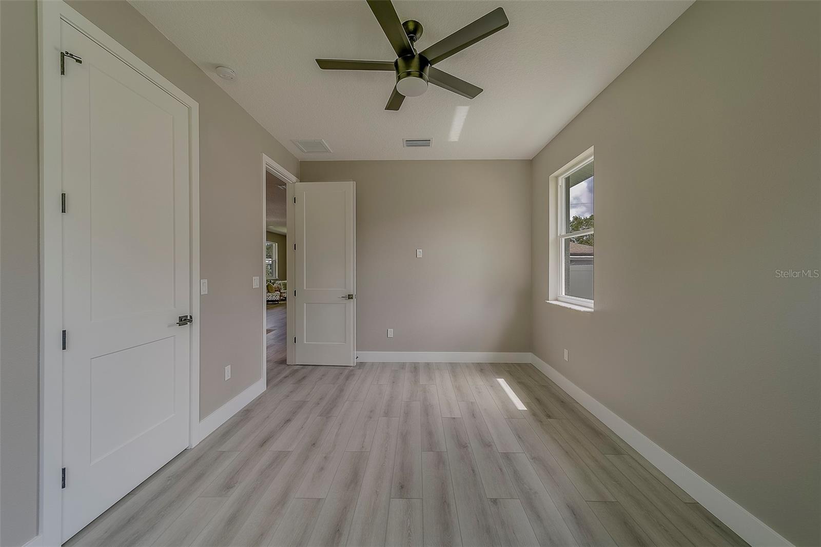 Image 36 of 54 For 102 7th Avenue Se
