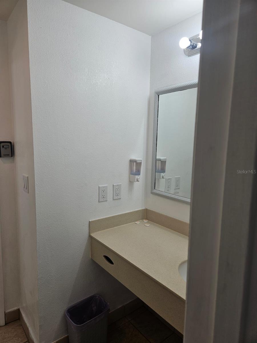 Image 19 of 49 For 7601 Canada Avenue 220
