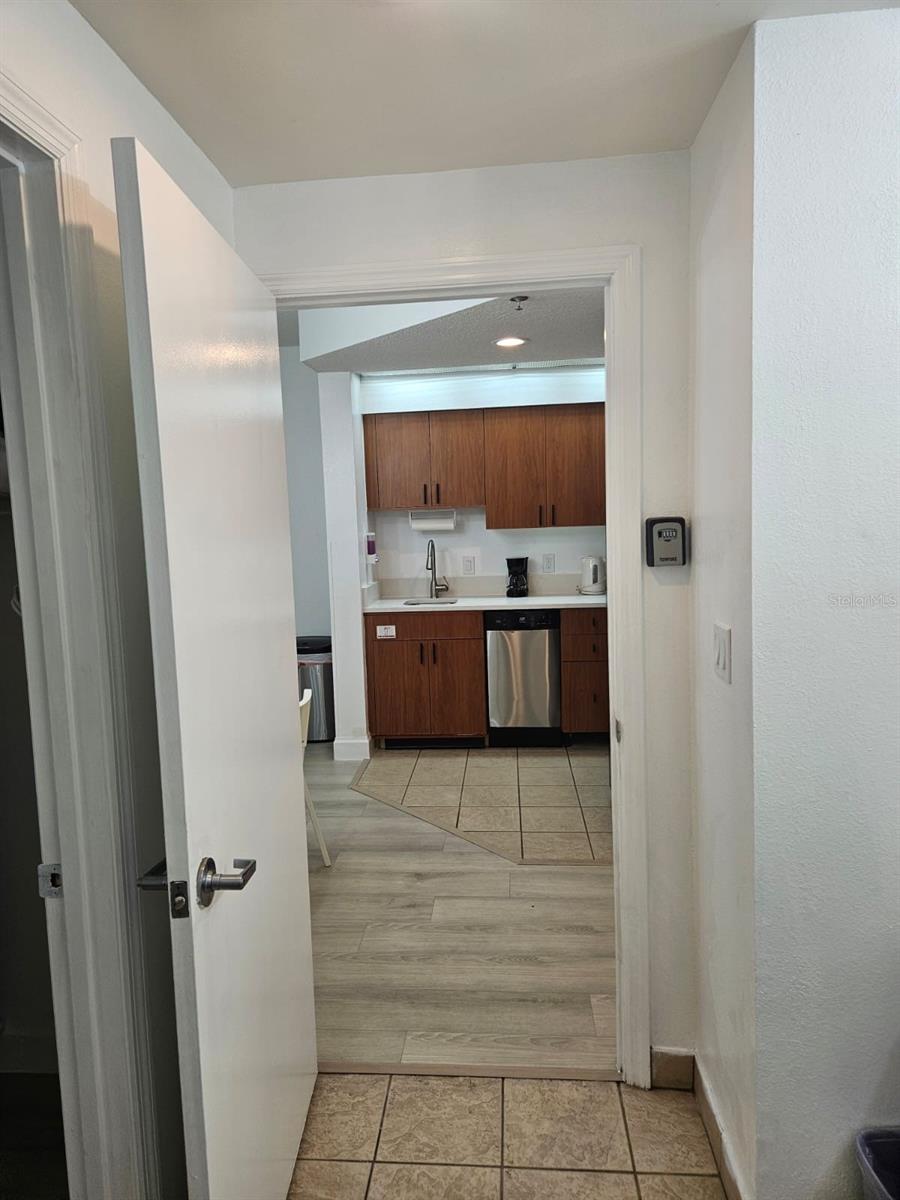 Image 4 of 49 For 7601 Canada Avenue 220