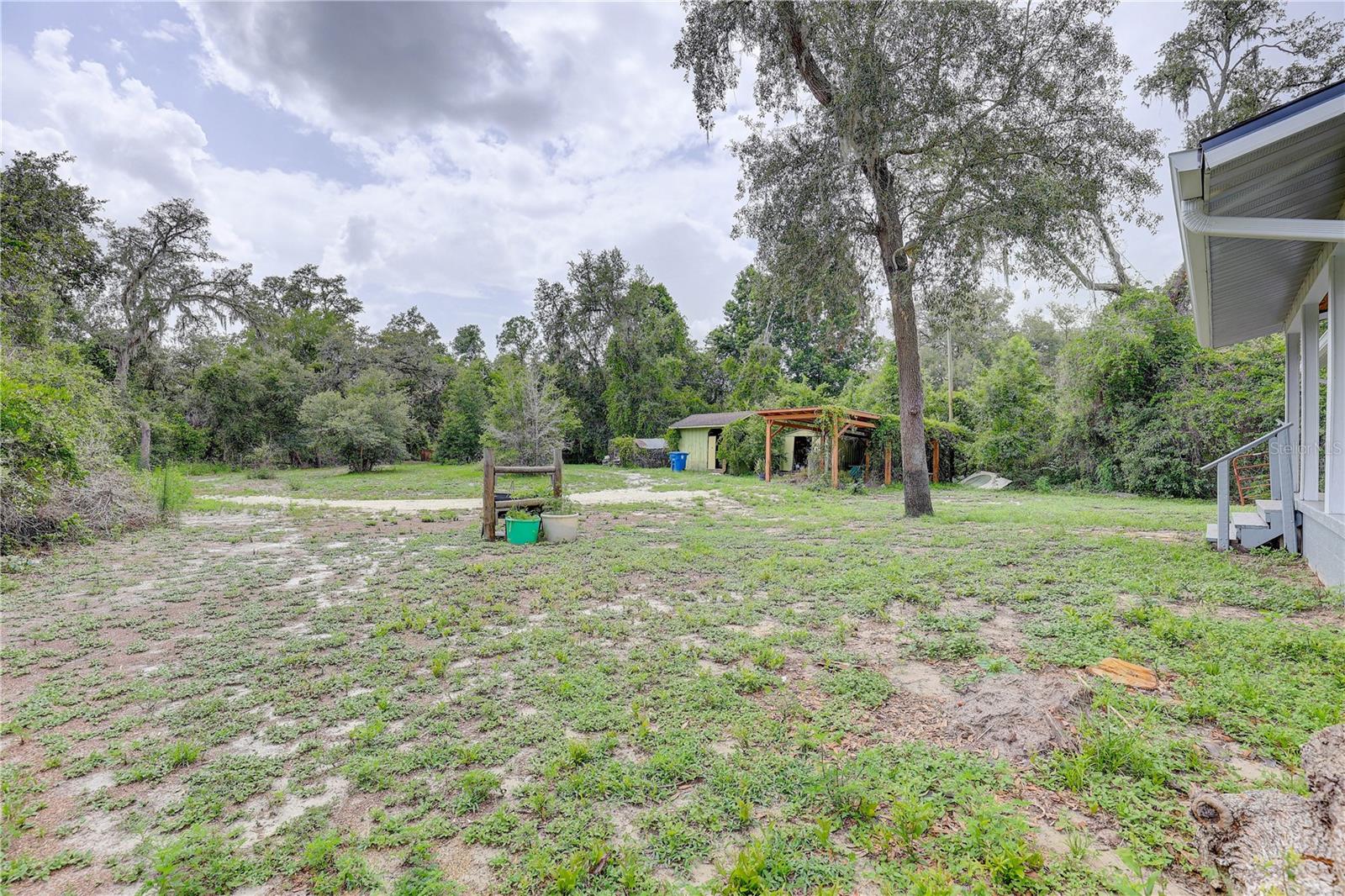 Listing photo id 25 for 5290 Cyril Drive