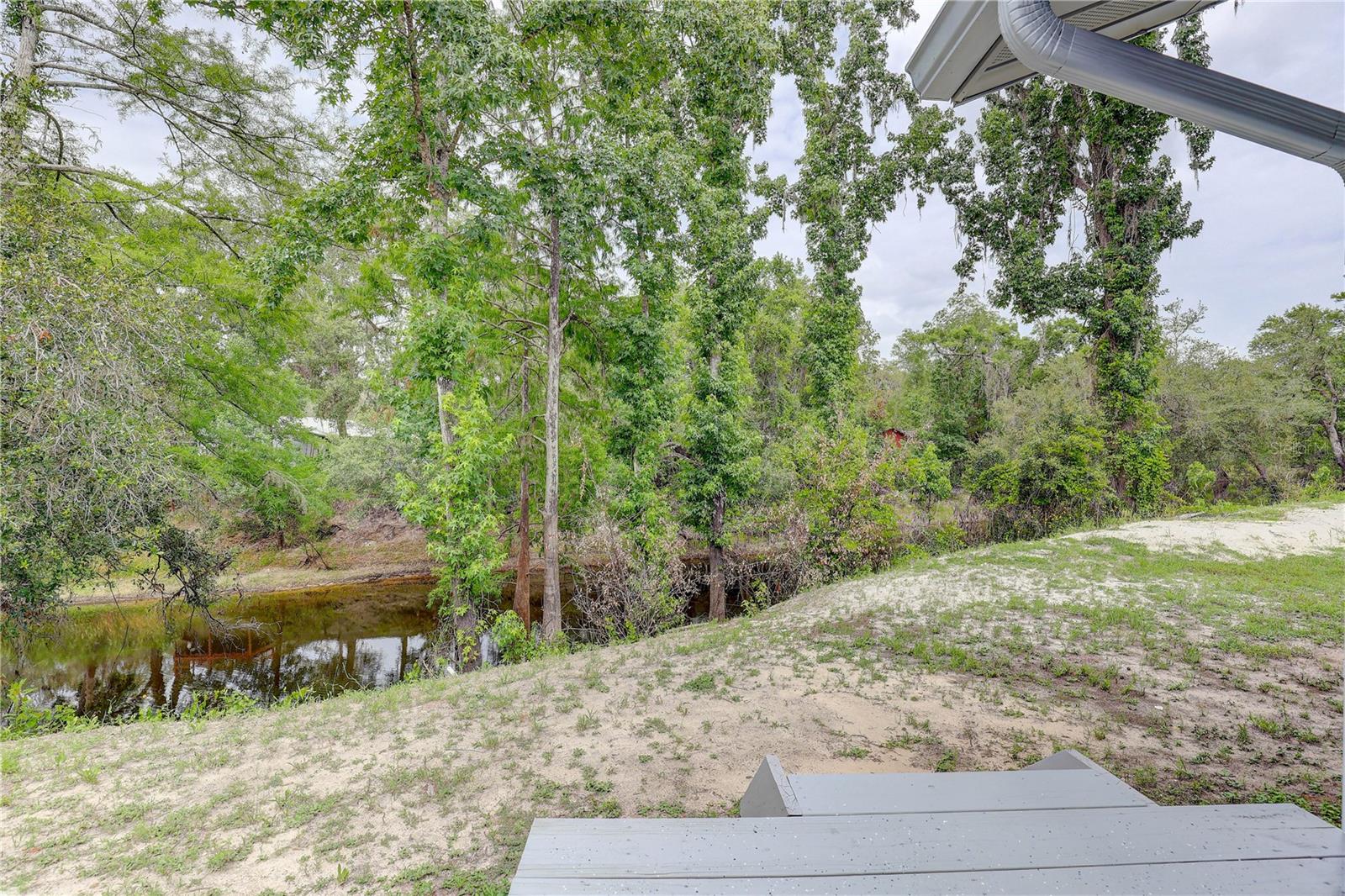 Listing photo id 27 for 5290 Cyril Drive