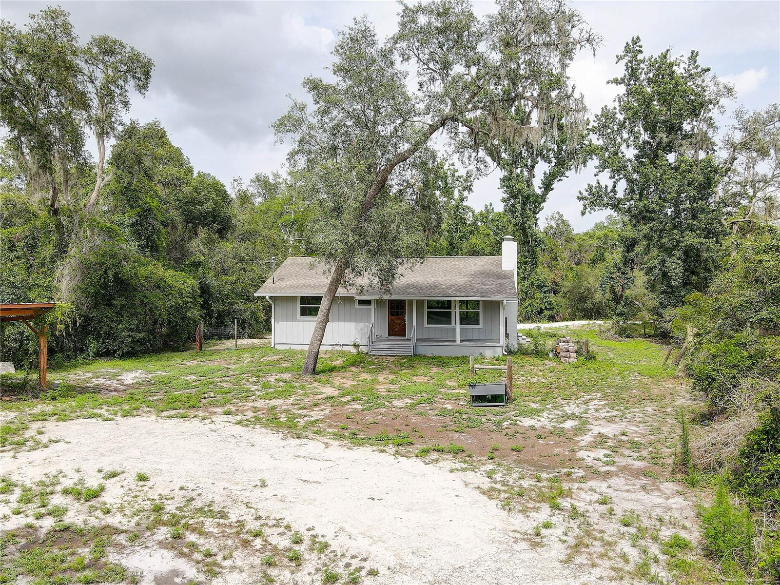 Listing photo id 28 for 5290 Cyril Drive