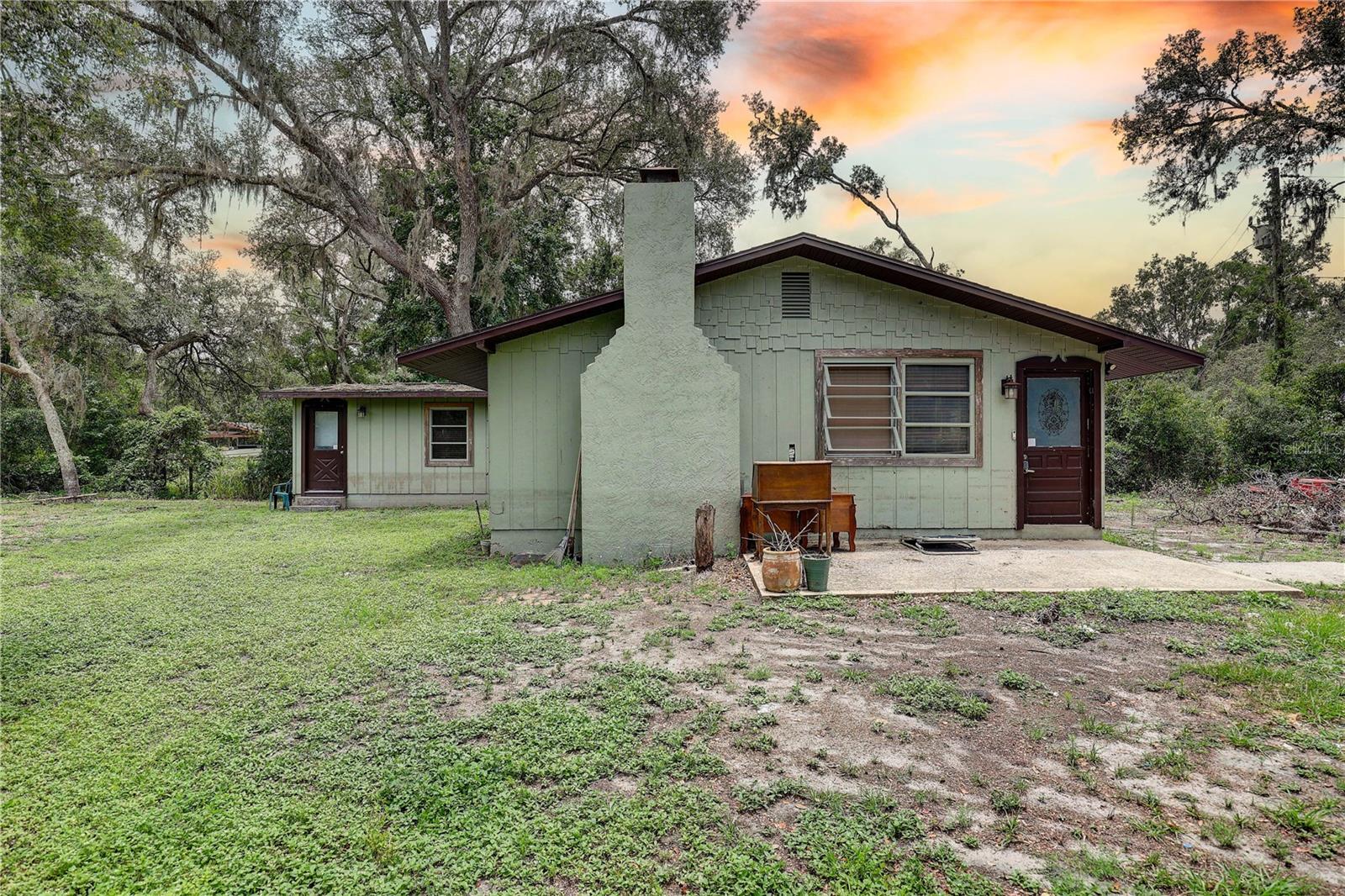 Listing photo id 31 for 5290 Cyril Drive