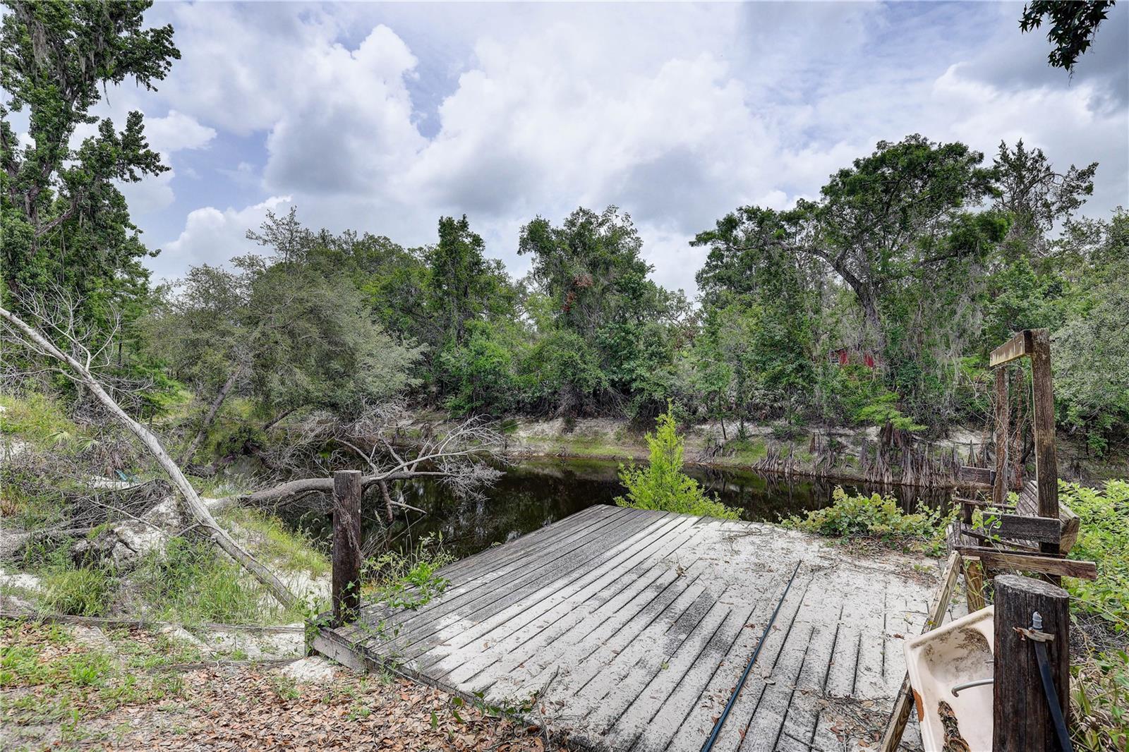 Listing photo id 54 for 5290 Cyril Drive