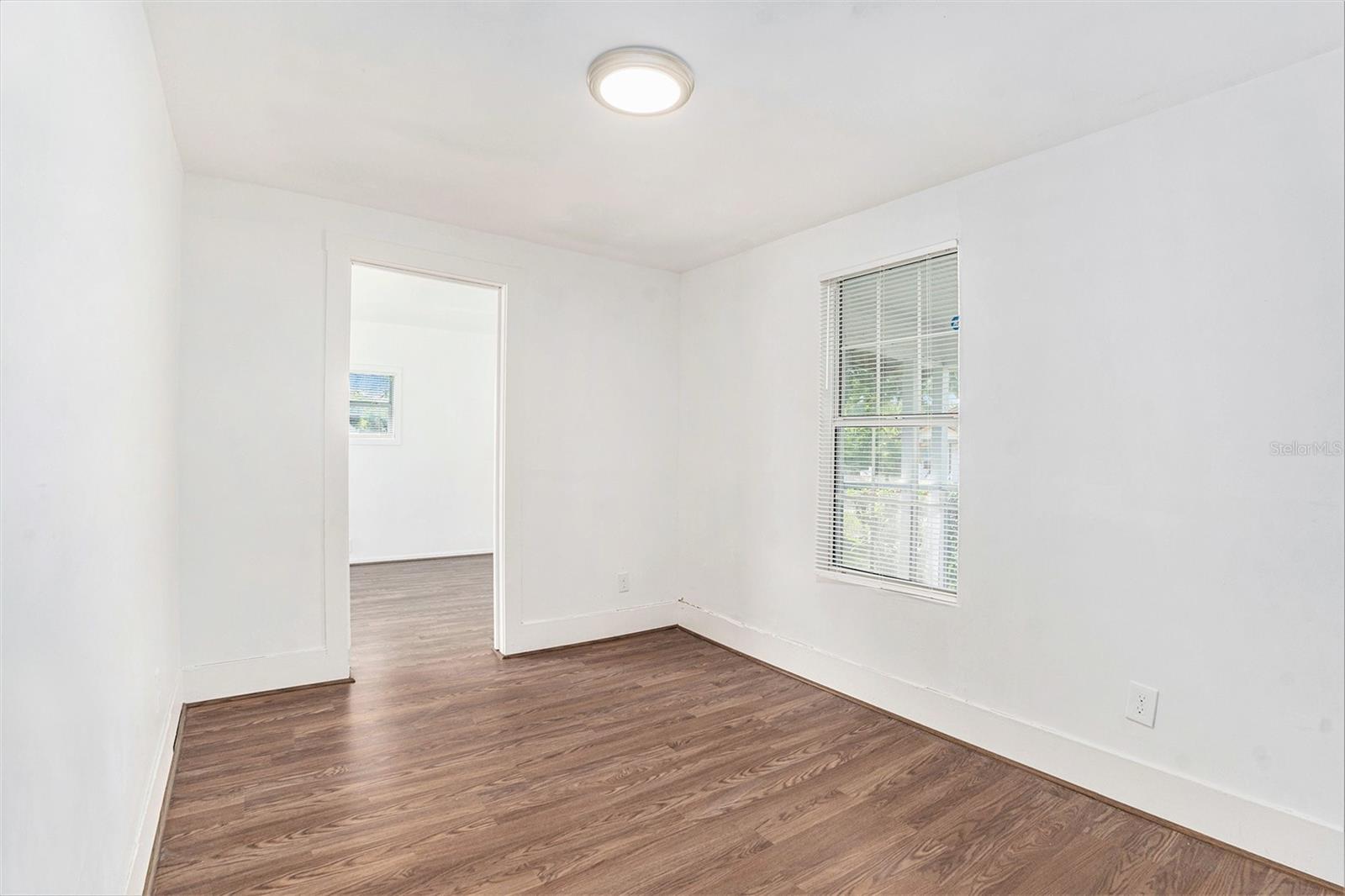 Listing photo id 15 for 3008 Wilder Avenue