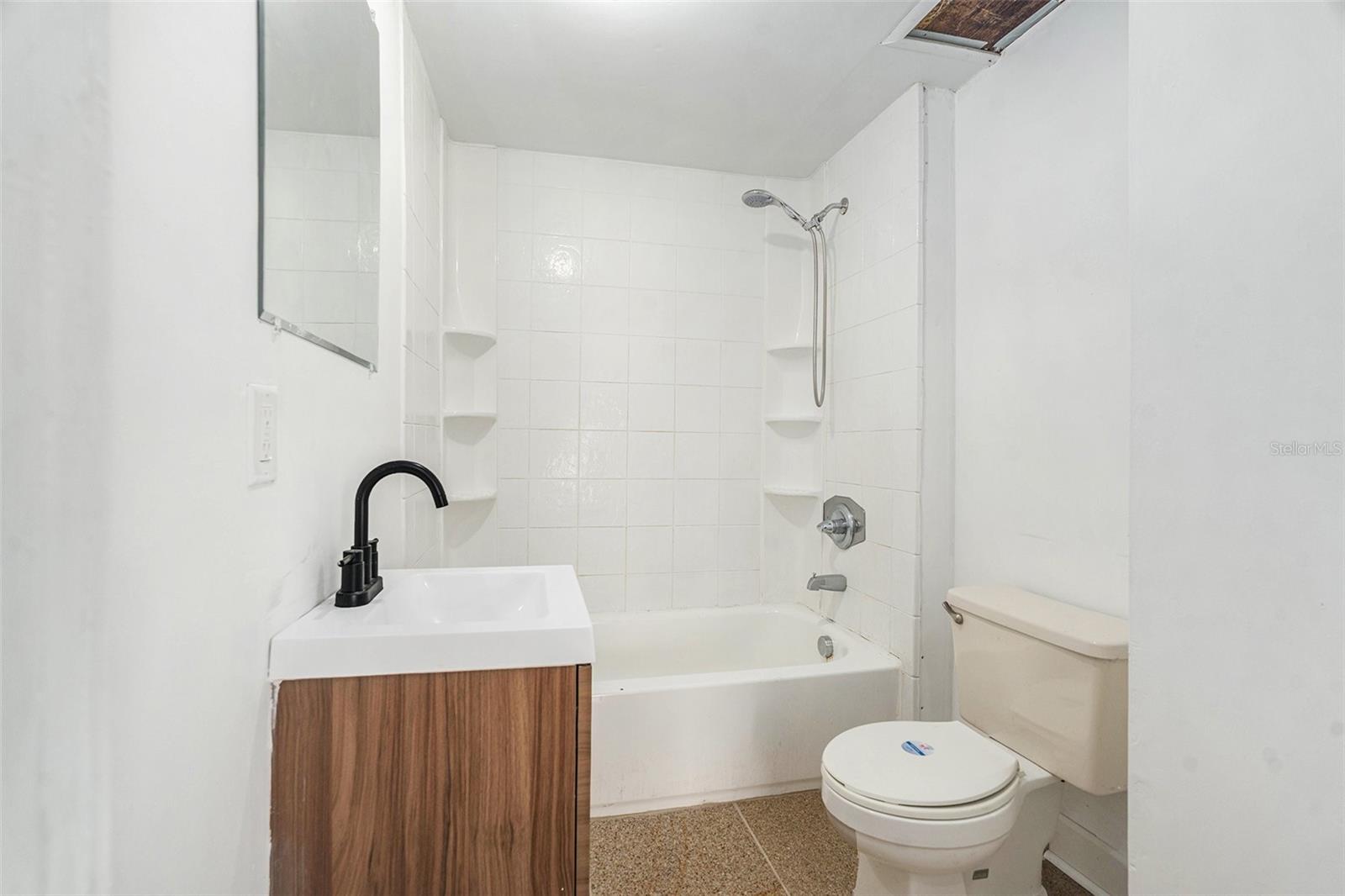 Listing photo id 19 for 3008 Wilder Avenue