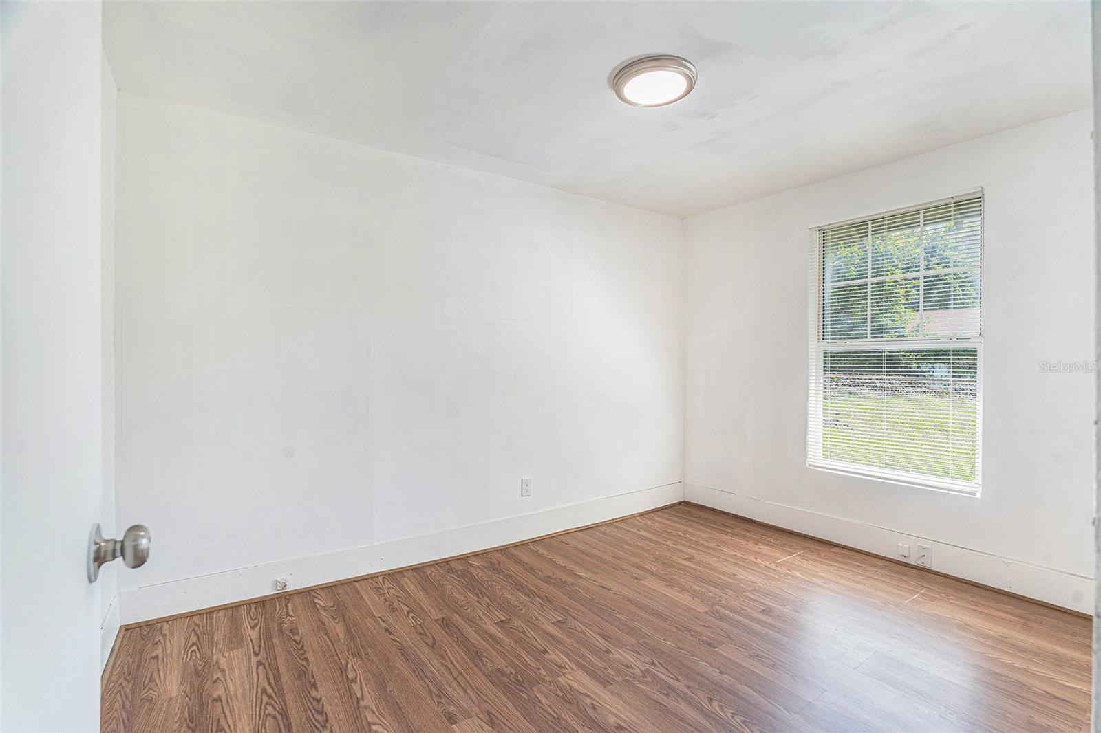 Listing photo id 21 for 3008 Wilder Avenue