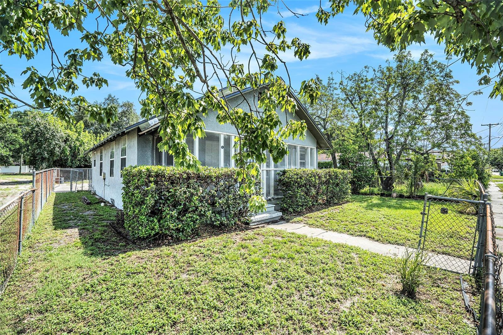Listing photo id 23 for 3008 Wilder Avenue