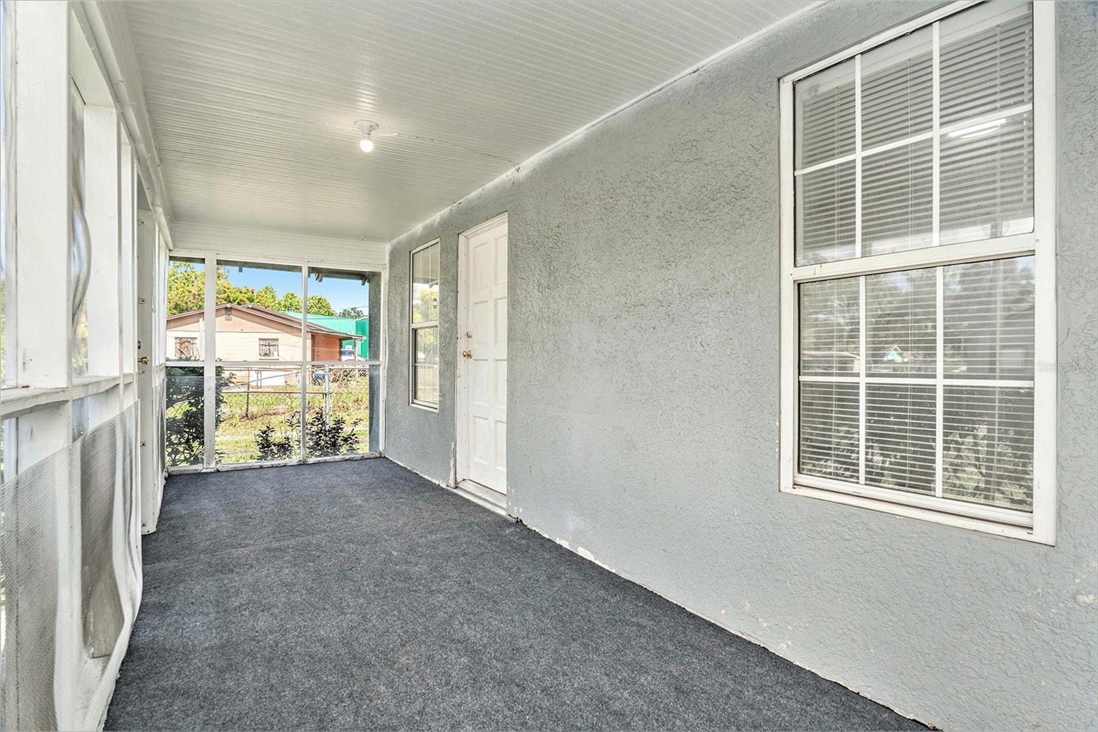Listing photo id 2 for 3008 Wilder Avenue