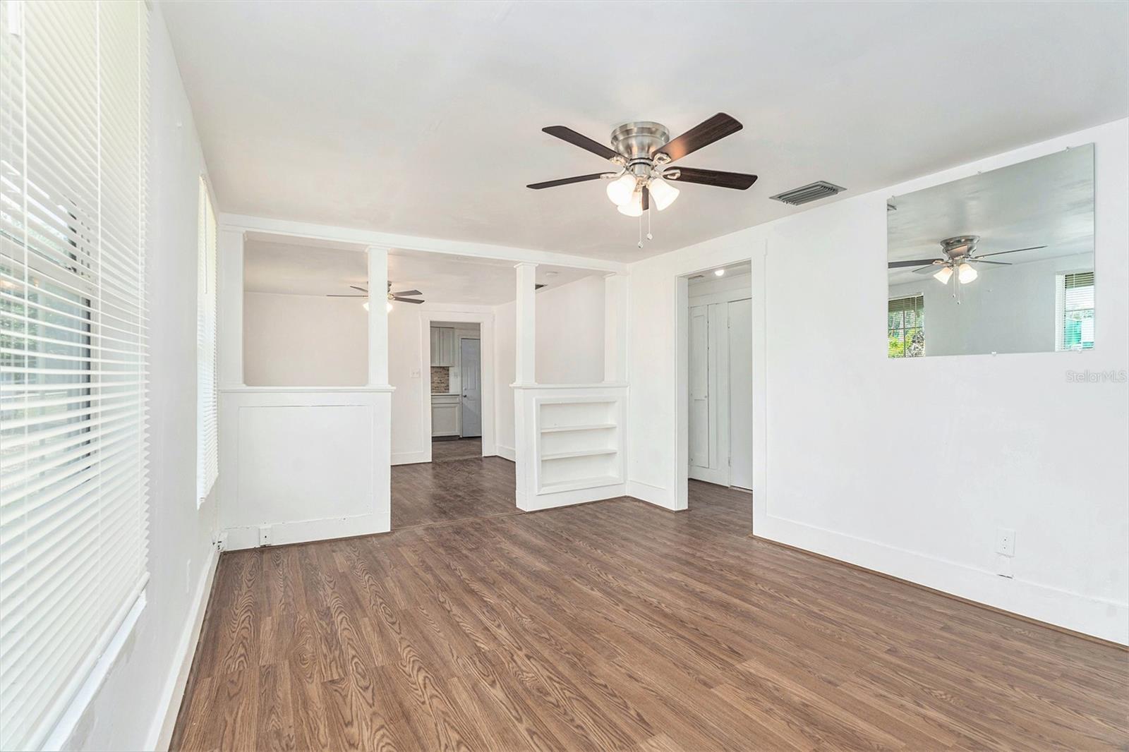 Listing photo id 6 for 3008 Wilder Avenue