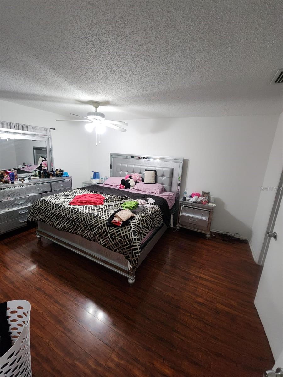 Image 6 of 7 For 7210 Manhattan Avenue 723