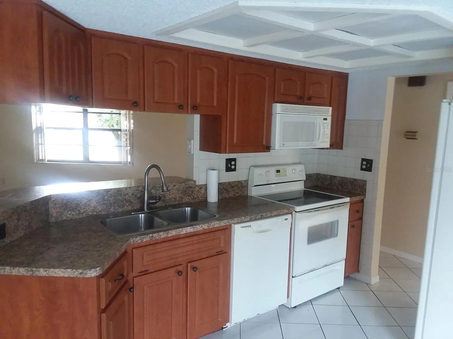 Image 3 of 4 For 4439 Summerlake Drive