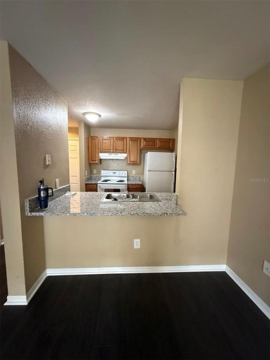 Image 4 of 29 For 8517 Island Breeze Lane 207