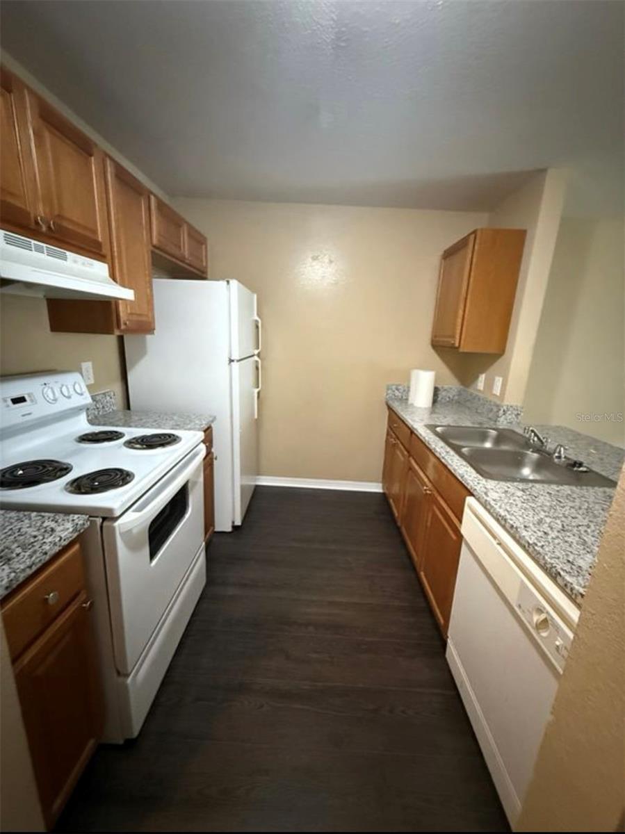 Image 5 of 29 For 8517 Island Breeze Lane 207