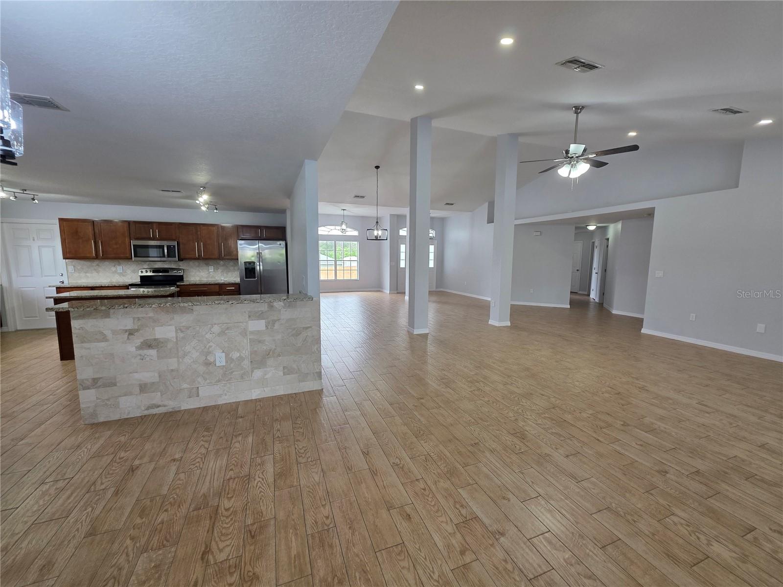 Image 10 of 51 For 13551 Banner Road