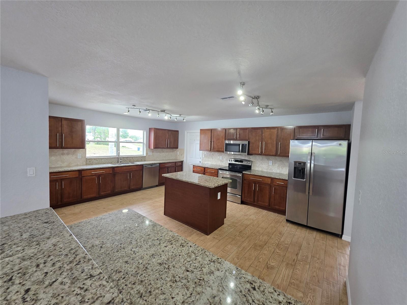 Image 15 of 51 For 13551 Banner Road