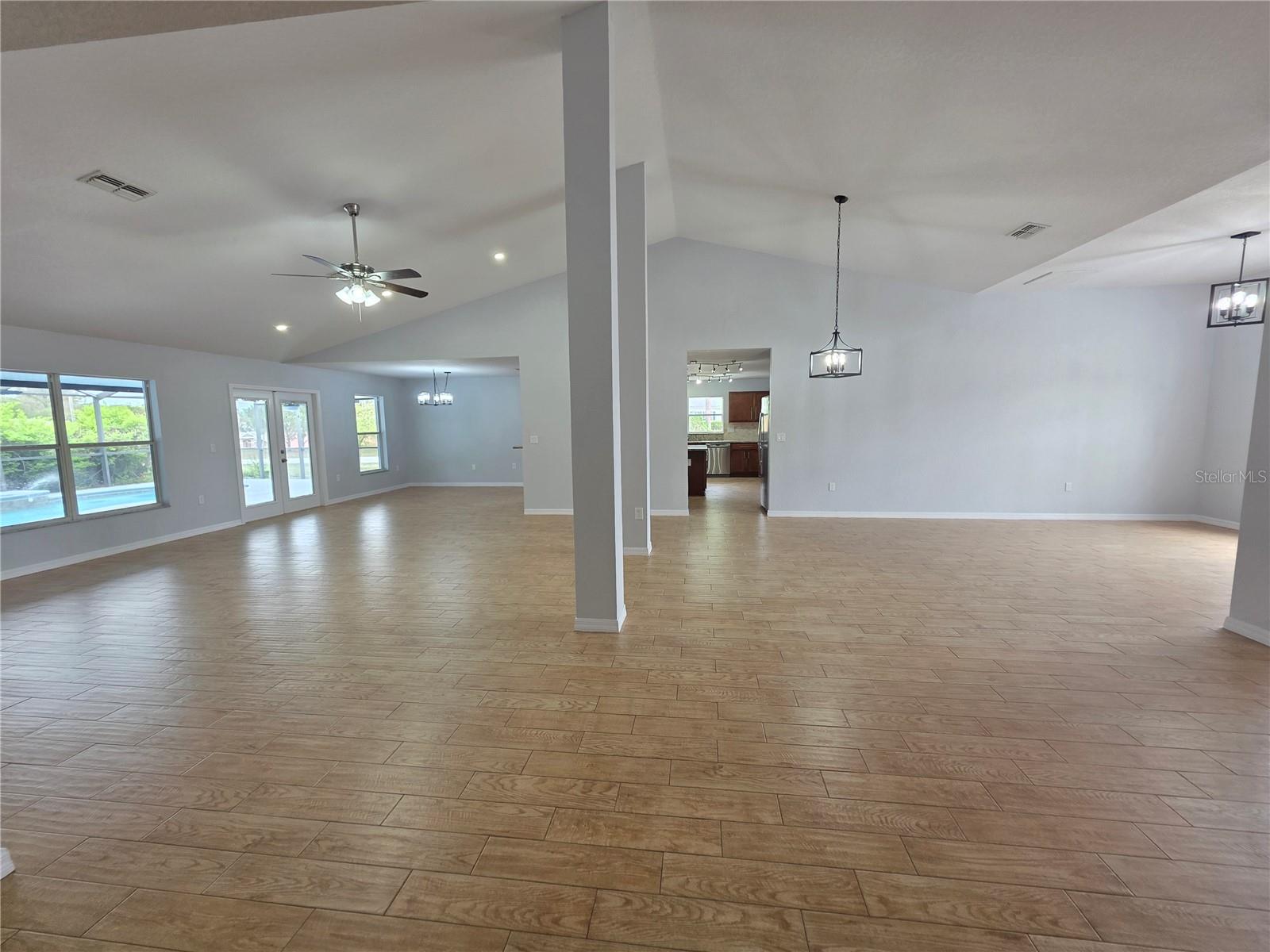 Image 6 of 51 For 13551 Banner Road
