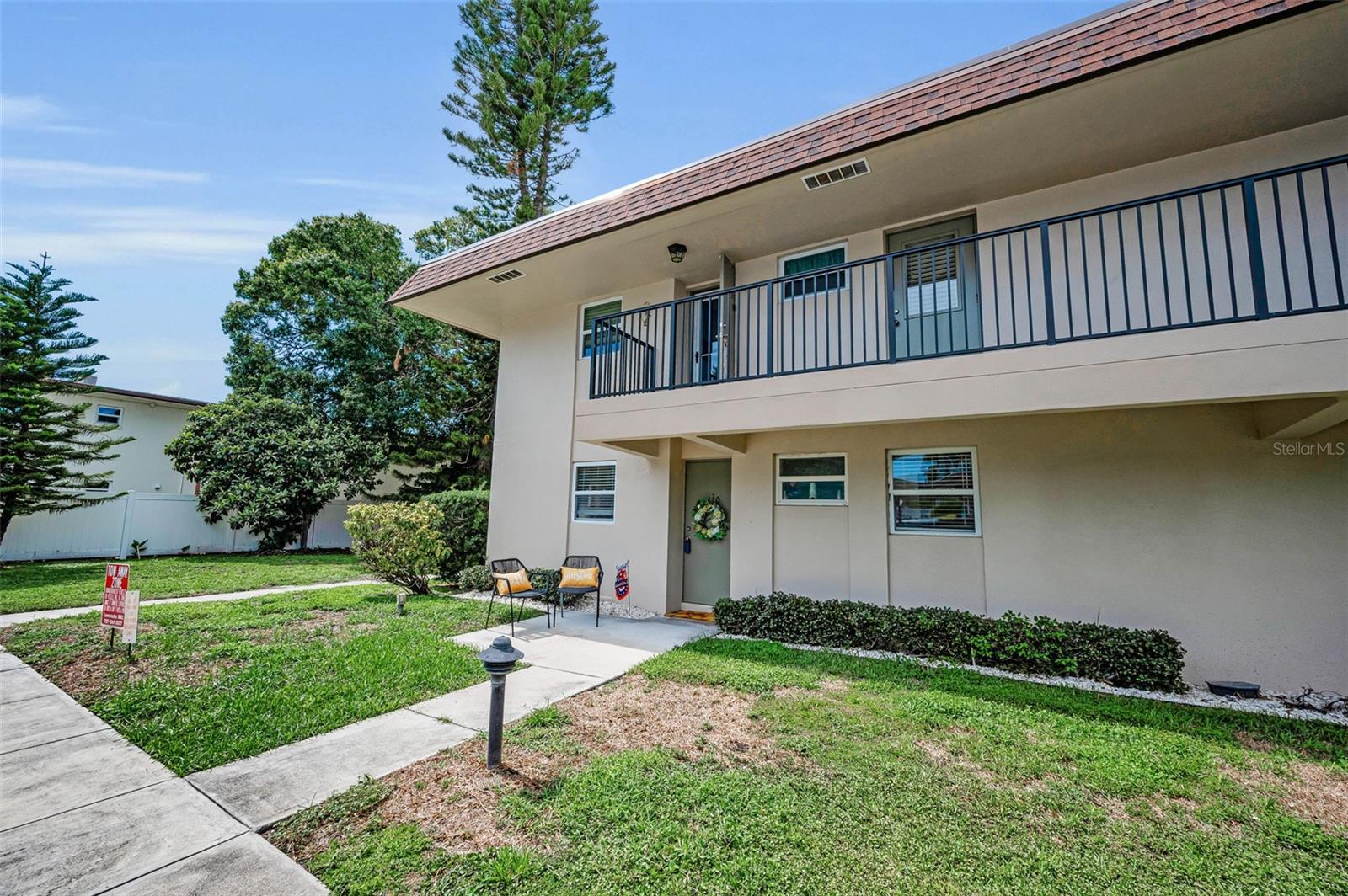 Listing photo id 10 for 9945 47th Avenue N 210