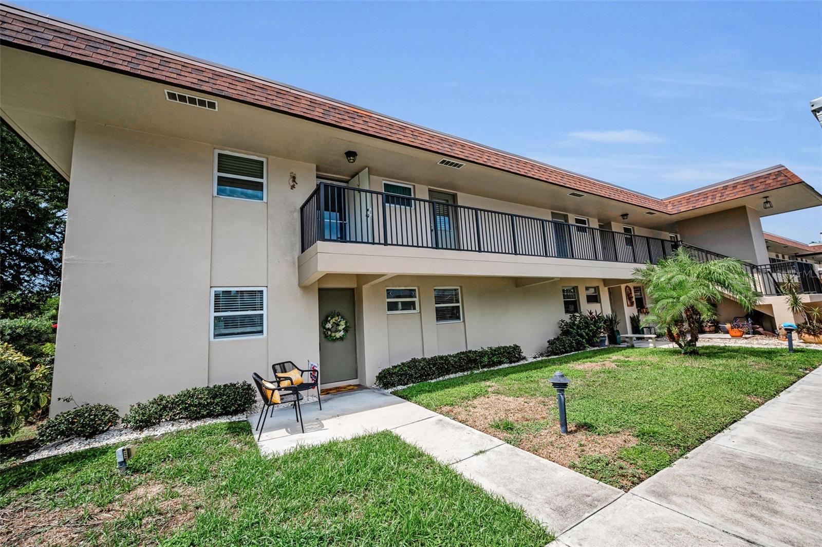 Listing photo id 12 for 9945 47th Avenue N 210