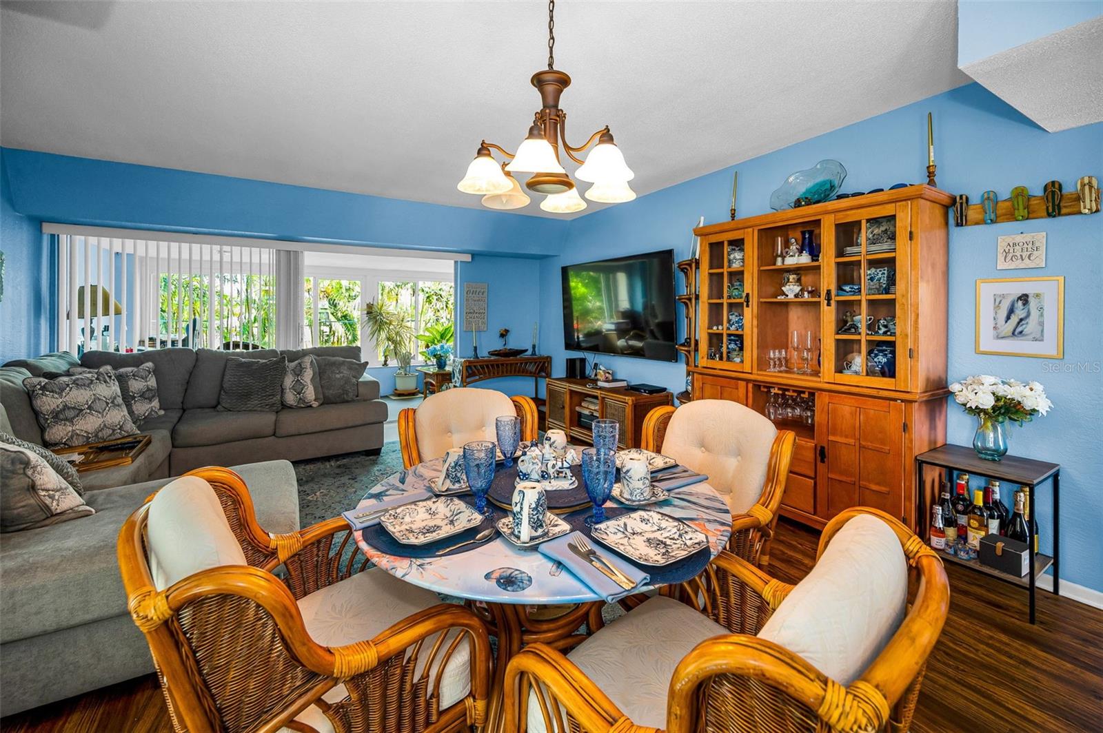 Listing photo id 20 for 9945 47th Avenue N 210