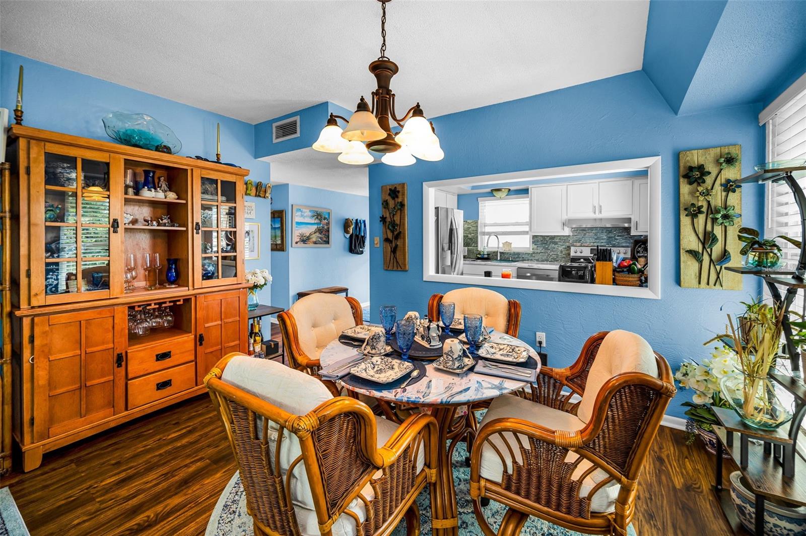 Listing photo id 21 for 9945 47th Avenue N 210