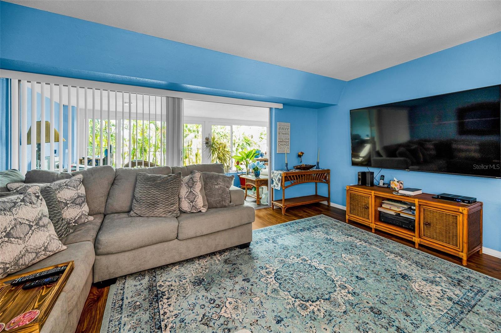 Listing photo id 1 for 9945 47th Avenue N 210