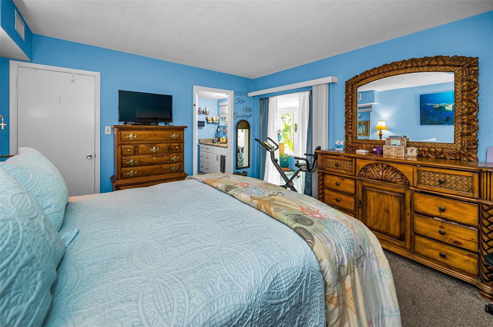 Listing photo id 29 for 9945 47th Avenue N 210