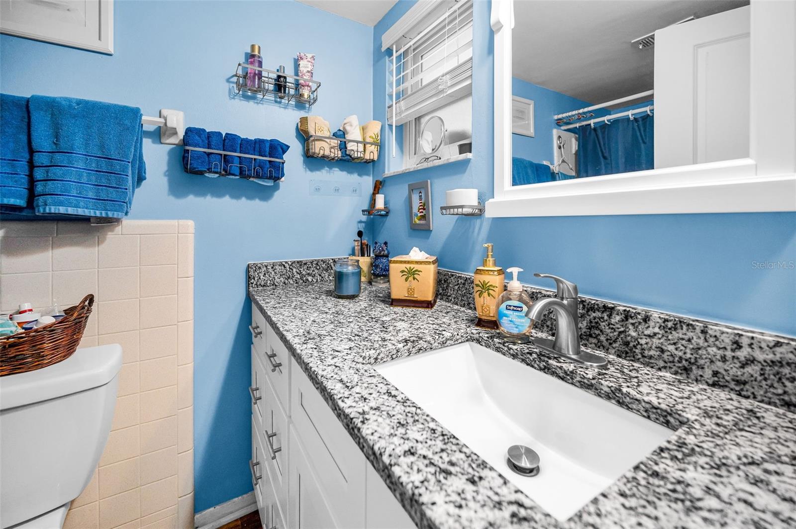 Listing photo id 31 for 9945 47th Avenue N 210