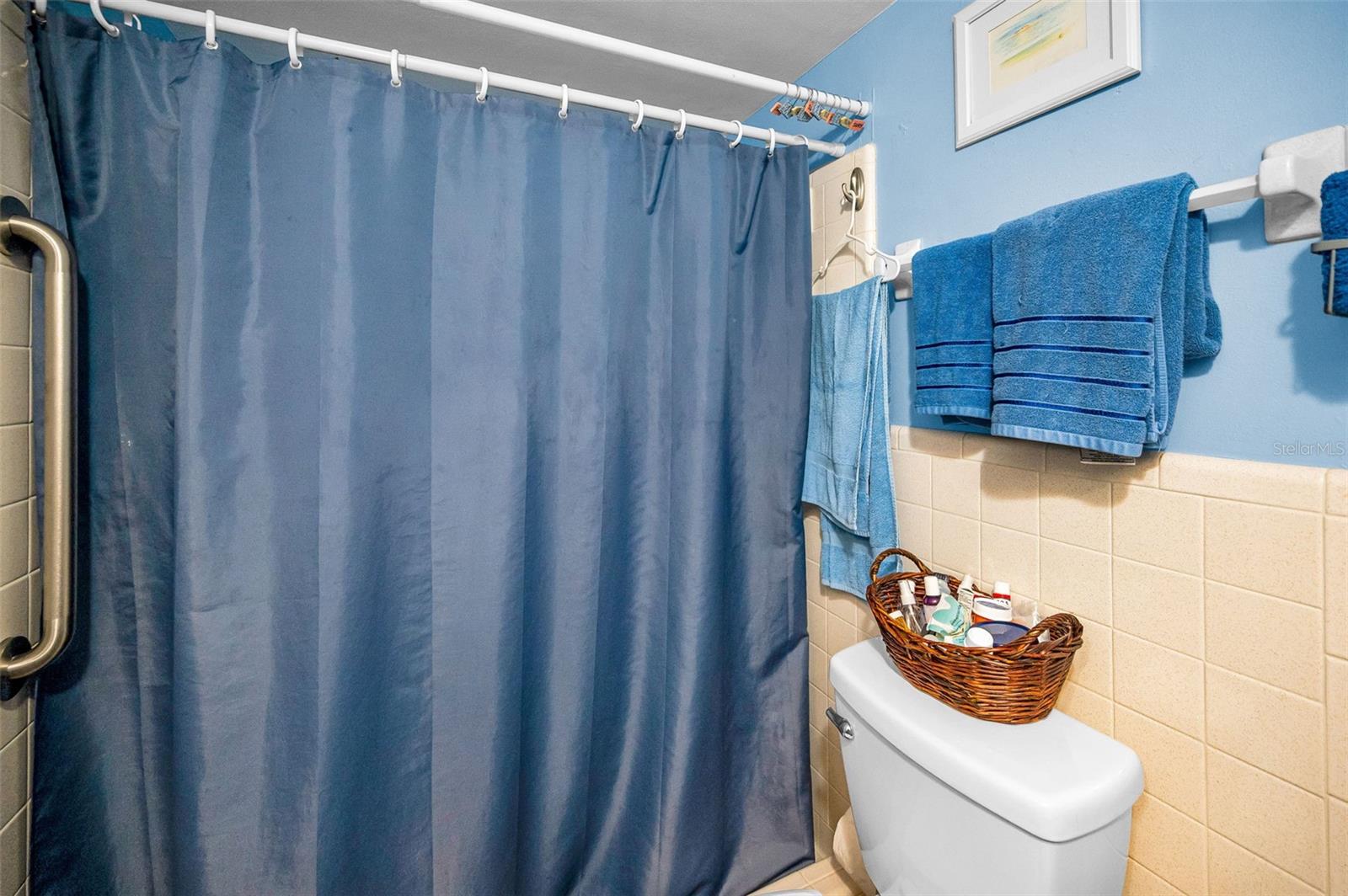 Listing photo id 32 for 9945 47th Avenue N 210