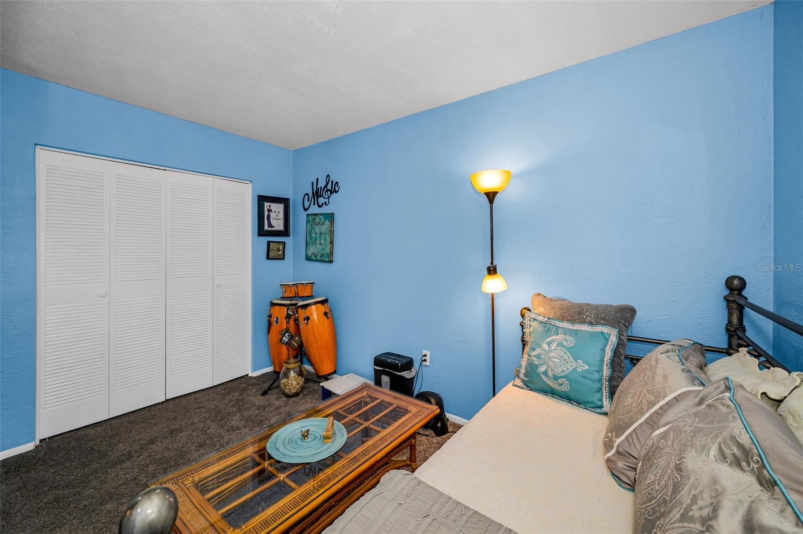 Listing photo id 34 for 9945 47th Avenue N 210
