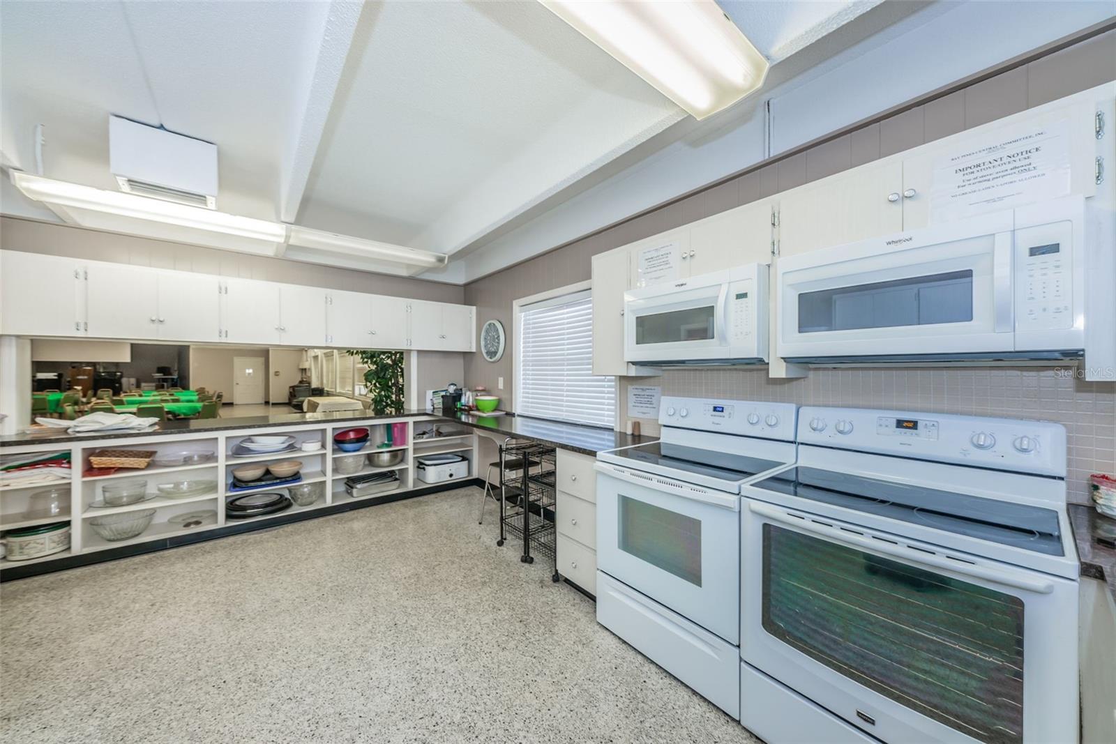 Listing photo id 61 for 9945 47th Avenue N 210