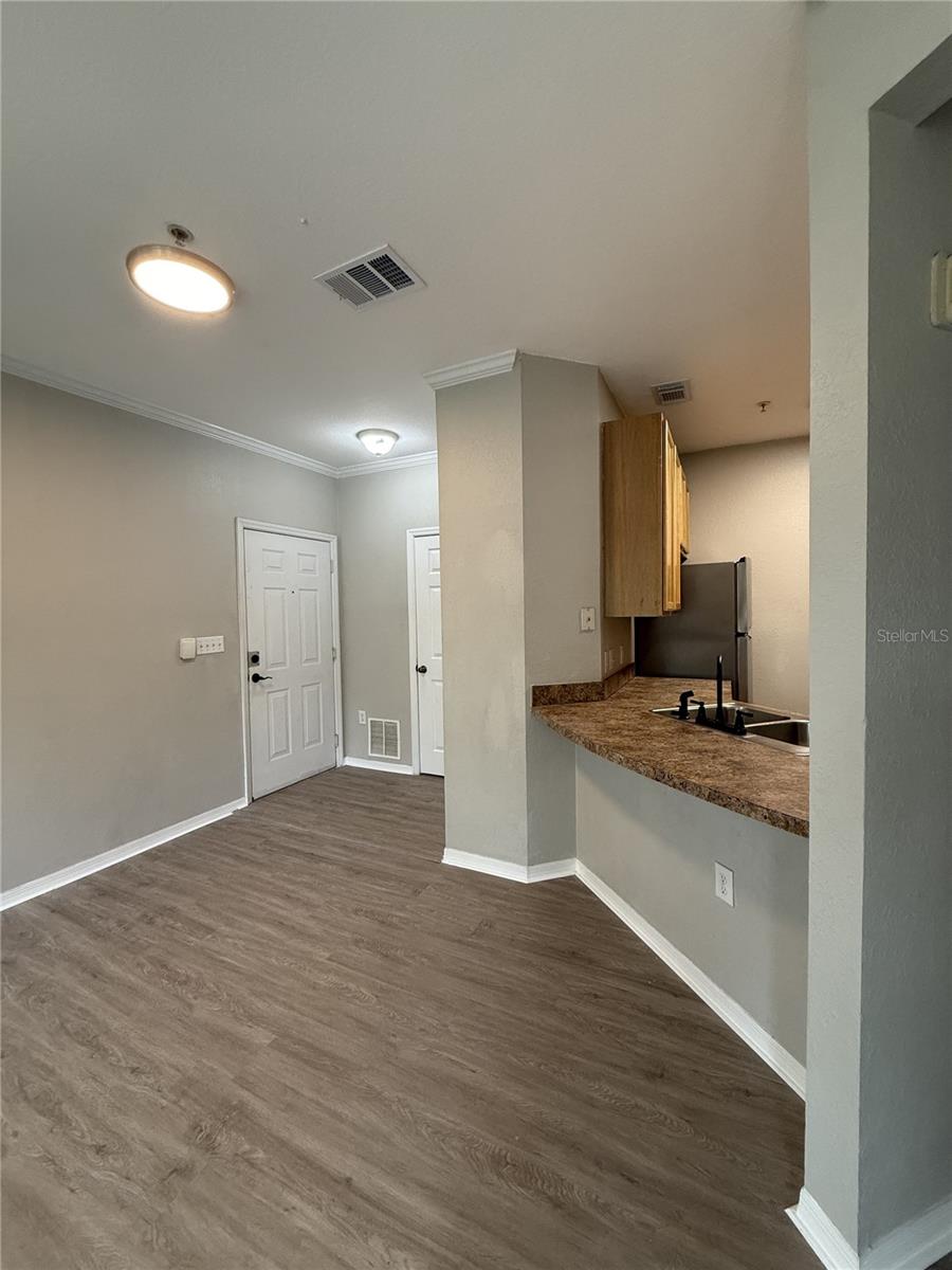 Image 3 of 15 For 10019 Courtney Palms Boulevard 204